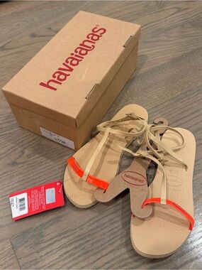NWT Havaianas You Belize 7/8W Sandals